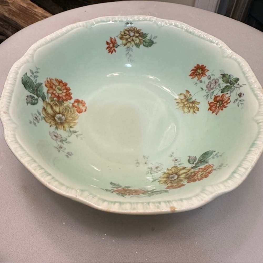 Mount Clemens 8.5" Vegetable Bowl Minty Green 1930s Grandmacore Cottagecore